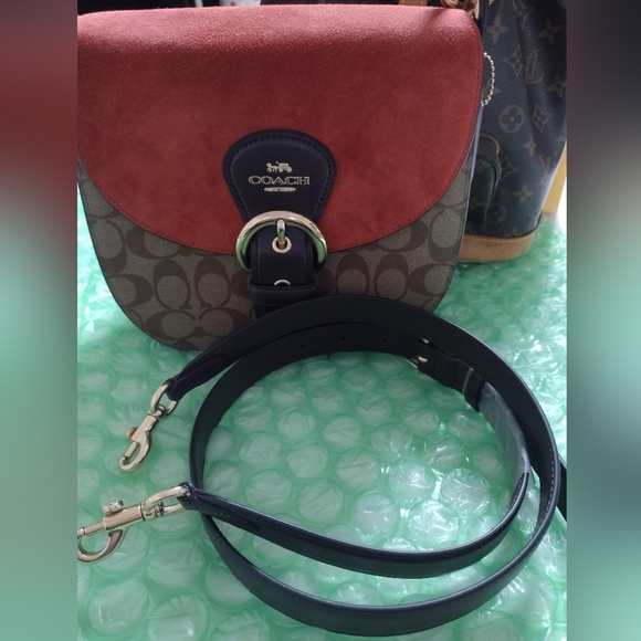 Kleo Signature Canvas Shoulder Crossbody Bag 👜 - Picture 9 of 13